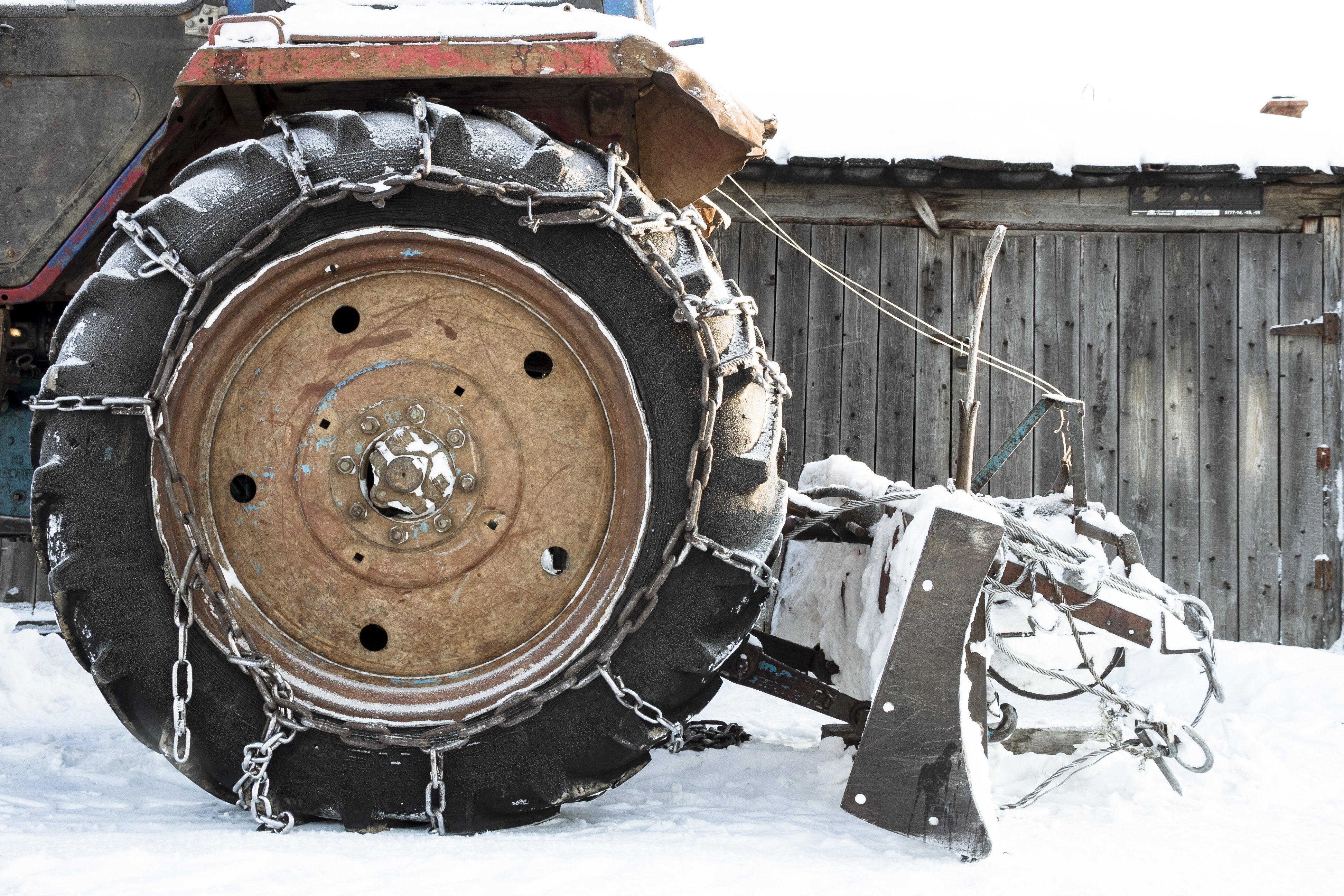 What Are the Best Snow Tires for My Tractor? A Guide to Winter-Ready Options